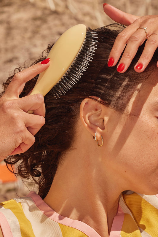 Sérum fortifiant cheveux : comment l’intégrer dans votre routine capillaire ?