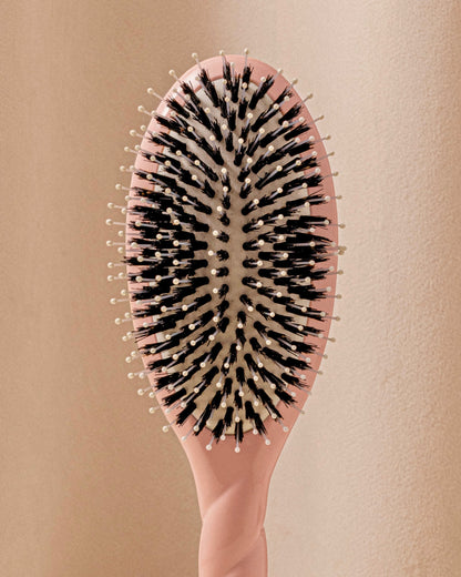 Duo Éclat : La Bonne Brosse Rose Poudré et la Crème Embellisseuse