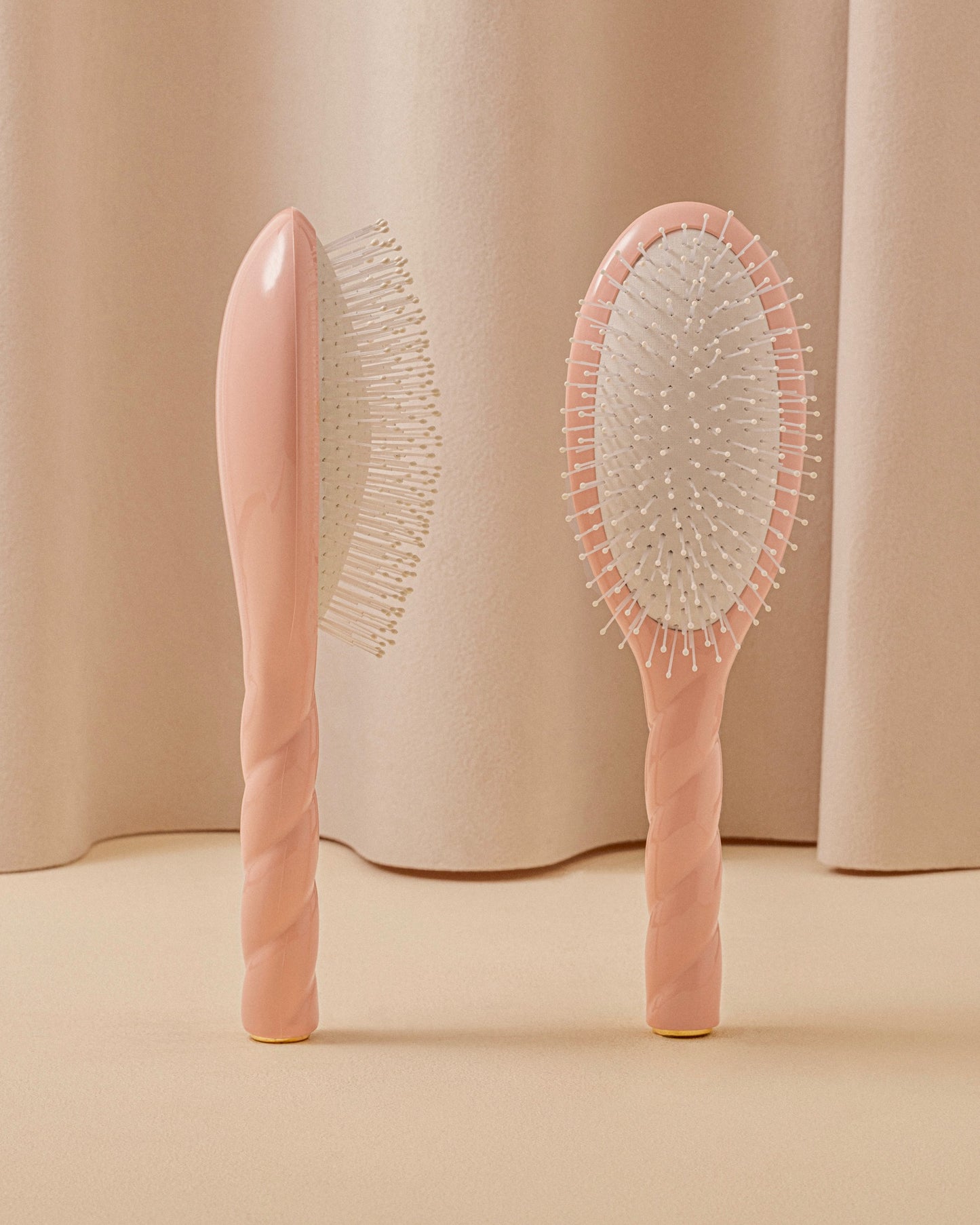 Radiance Duo: The Powder Pink La Bonne Brosse and the Leave-in Beauty Cream