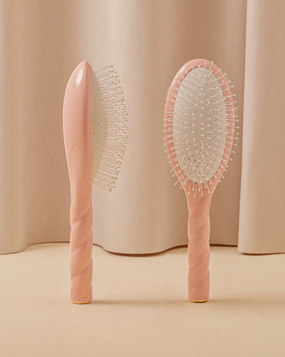 Radiance Duo: The Powder Pink La Bonne Brosse and the Leave-in Beauty Cream