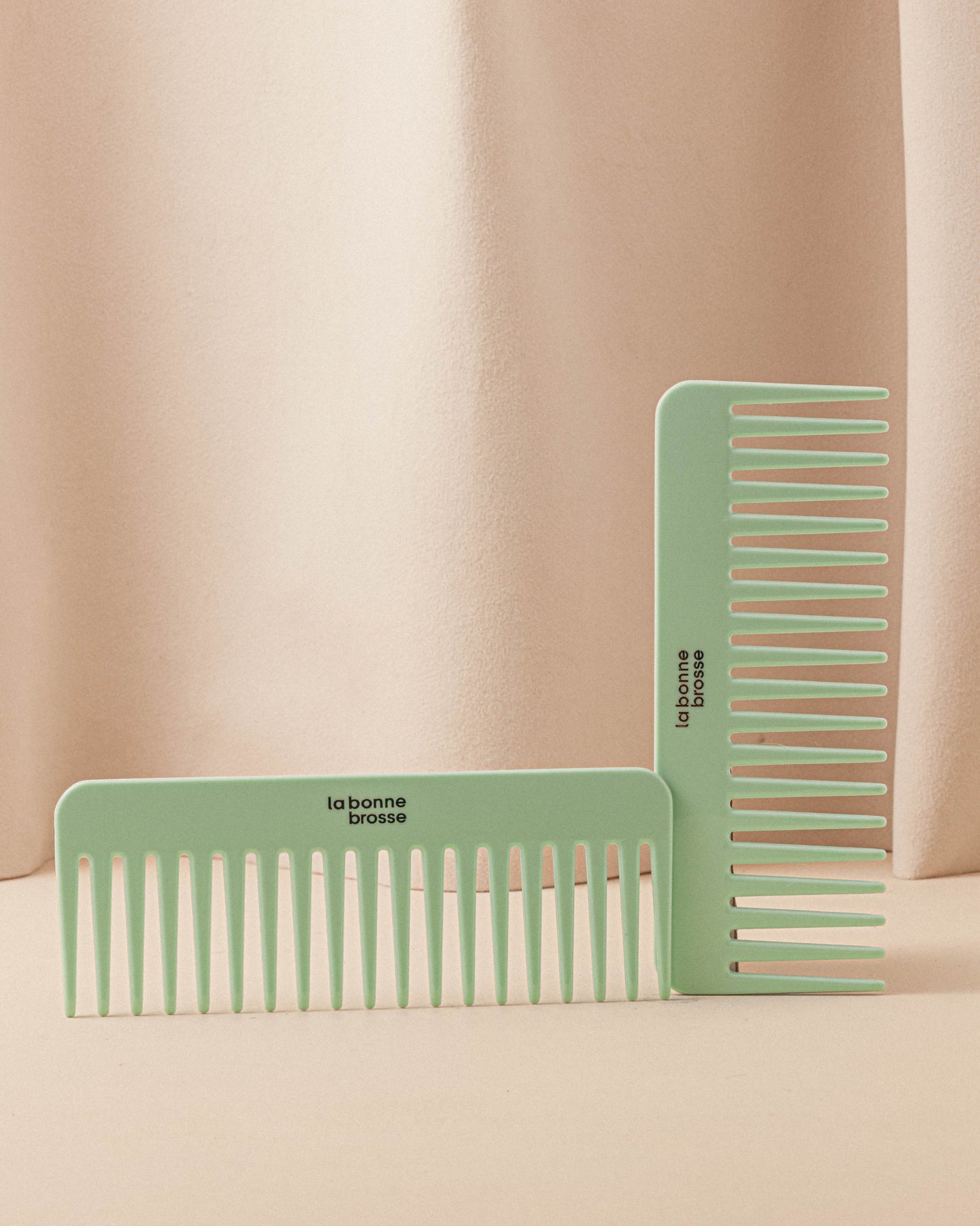 The Lagoon Blue Acetate Detangling Comb