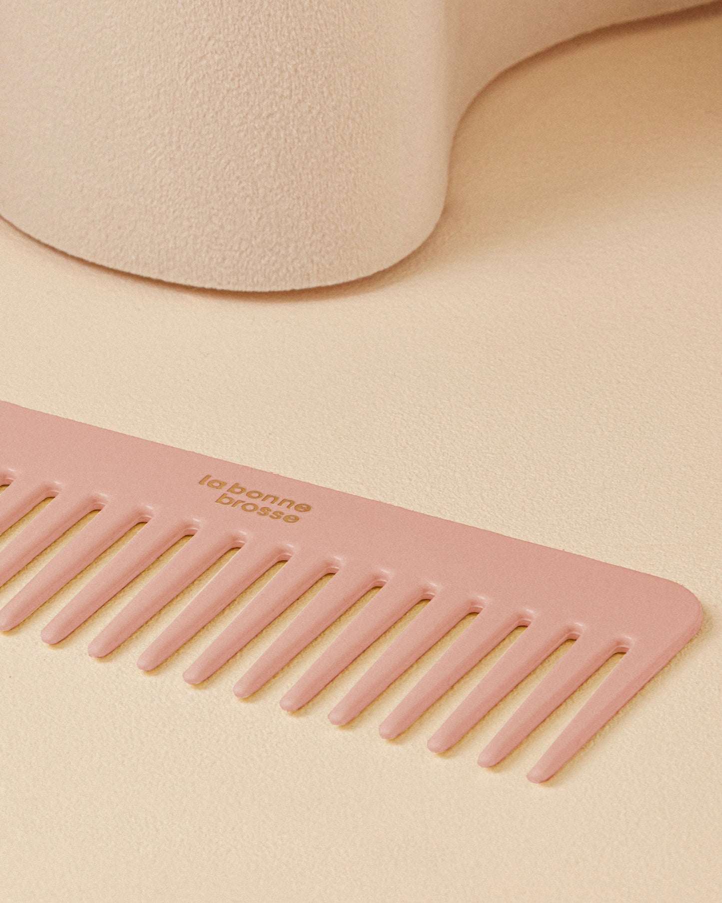 Le peigne démêlant en acétate Rose Poudré